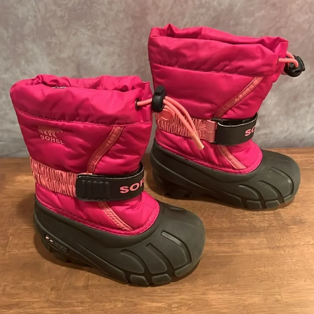 Kids Sorel Flurry snow boots bright pink size 8